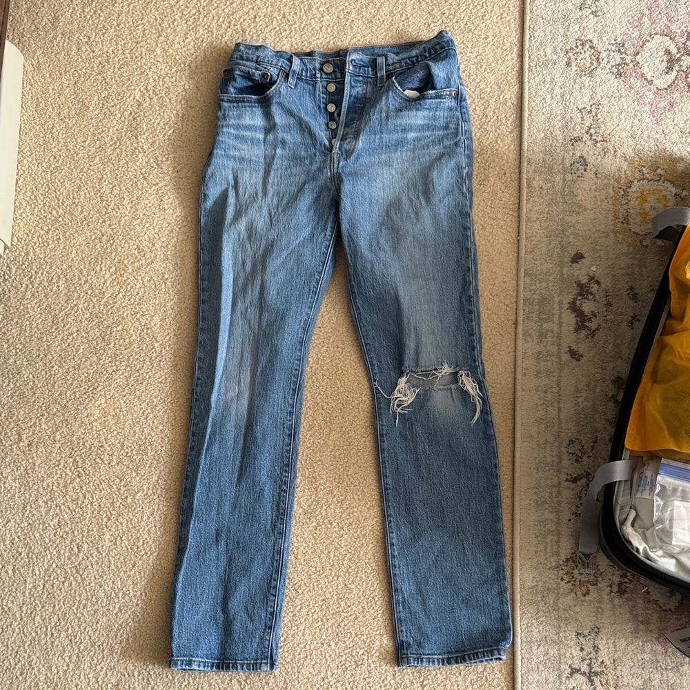 Levi's Women's Straight Leg Jeans in Light Blue